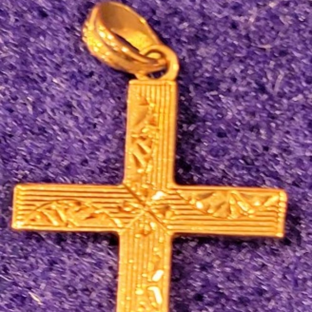 Vintage Esemco 10K Yellow Gold Etched Cross Pendant - Picture 2 of 6